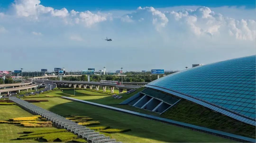 集團全力助推貴州雙龍航空港經濟區委托招商引資，搶占發展先機，打造開放經濟新高地